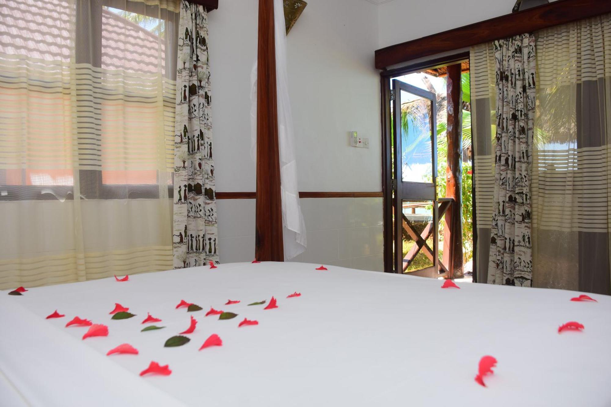 Mnarani Beach Cottages Nungwi Exterior foto